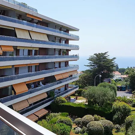 Three-bedroom Holiday In Jerup 6 *